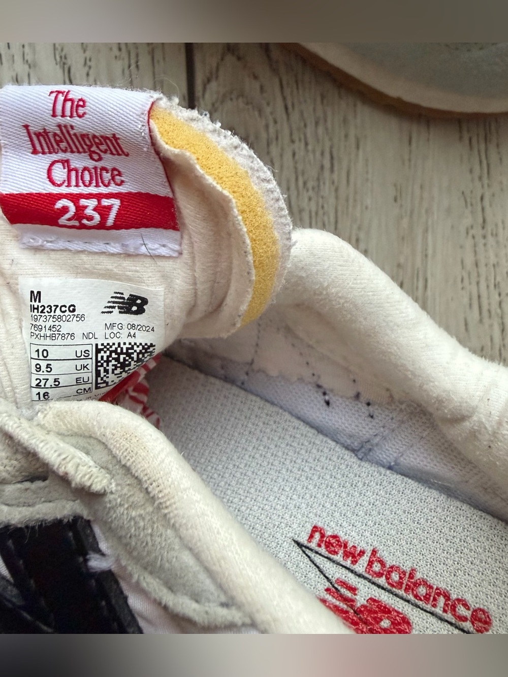 New Balance Kids White, Gray & Black 👟 size 10 - Picture 6 of 7